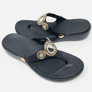 Crocs Sanrah Diamante Wedge Flip Sandal Thong Black Rose Gold. Size 11.